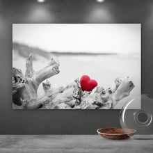 Lade das Bild in den Galerie-Viewer, Leinwandbild Rotes Herz Querformat