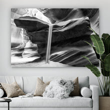 Lade das Bild in den Galerie-Viewer, Poster Sandstrahl fällt von Felsen Querformat