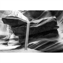 Lade das Bild in den Galerie-Viewer, Aluminiumbild gebürstet Sandstrahl fällt von Felsen Querformat