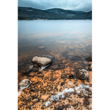 Lade das Bild in den Galerie-Viewer, Leinwandbild Schluchsee im Winter Hochformat