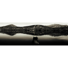 Lade das Bild in den Galerie-Viewer, Poster See in der Dunkelheit Panorama