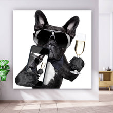 Lade das Bild in den Galerie-Viewer, Leinwandbild Selfie Time Bulldogge Quadrat