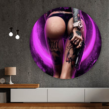 Lade das Bild in den Galerie-Viewer, Aluminiumbild gebürstet Sexy Pink Gun Girl Kreis