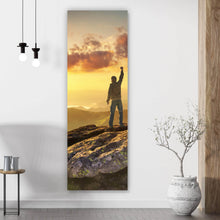Lade das Bild in den Galerie-Viewer, Poster Sieger auf dem Berggipfel Panorama Hoch