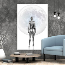 Lade das Bild in den Galerie-Viewer, Poster Silberne Frau vor Vollmond Hochformat