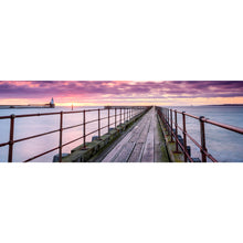 Lade das Bild in den Galerie-Viewer, Poster Steg unter violettem Himmel Panorama