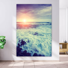 Lade das Bild in den Galerie-Viewer, Poster Stürmische Wellen bei Sonnenuntergang Hochformat