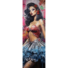 Lade das Bild in den Galerie-Viewer, Poster Südländische Burlesque Tänzerin Digital Art Panorama Hoch