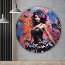 Lade das Bild in den Galerie-Viewer, Aluminiumbild gebürstet Südländische Burlesque Tänzerin No.1 Kreis