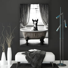 Lade das Bild in den Galerie-Viewer, Spannrahmenbild Süßes Pferd in der Wanne Hochformat