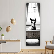 Lade das Bild in den Galerie-Viewer, Poster Süßes Pferd in der Wanne Panorama Hoch