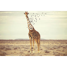 Lade das Bild in den Galerie-Viewer, Poster Surreale Giraffe Querformat