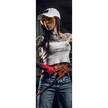 Lade das Bild in den Galerie-Viewer, Acrylglasbild Tätowierte Mechanikerin beim Schrauben Panorama Hoch