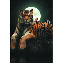 Lade das Bild in den Galerie-Viewer, Poster Tiger bei Vollmond Hochformat