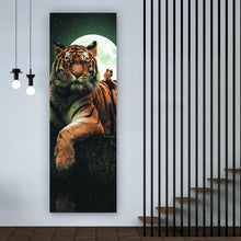 Lade das Bild in den Galerie-Viewer, Leinwandbild Tiger bei Vollmond Panorama Hoch