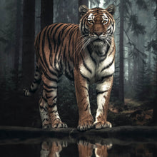 Lade das Bild in den Galerie-Viewer, Leinwandbild Tiger der aus dem Wald tritt Quadrat