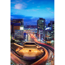 Lade das Bild in den Galerie-Viewer, Leinwandbild Tor am Markt Südkorea Hochformat