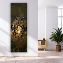 Lade das Bild in den Galerie-Viewer, Leinwandbild Uhu im Heidekraut Panorama Hoch