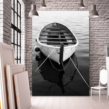 Lade das Bild in den Galerie-Viewer, Poster Verlassenes Boot im Wasser Hochformat