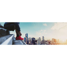 Lade das Bild in den Galerie-Viewer, Aluminiumbild Sportschuhe Panorama