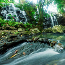 Lade das Bild in den Galerie-Viewer, Spannrahmenbild Wasserfall im Regenwald Quadrat