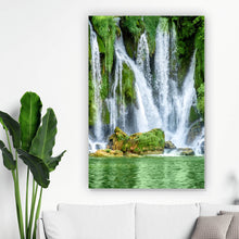 Lade das Bild in den Galerie-Viewer, Poster Wasserfall in Bosnien Hochformat