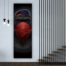 Lade das Bild in den Galerie-Viewer, Leinwandbild Affe mit rotem Tuch Panorama Hoch