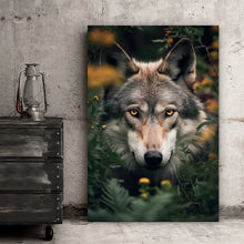 Lade das Bild in den Galerie-Viewer, Aluminiumbild gebürstet Wolf im Wald der Blumen Hochformat