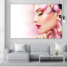 Lade das Bild in den Galerie-Viewer, Leinwandbild Wunderschöne Frau mit Orchideenblüten Querformat