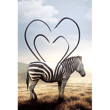 Lade das Bild in den Galerie-Viewer, Spannrahmenbild Zebra mit Herzstreifen Hochformat