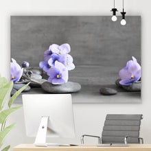 Lade das Bild in den Galerie-Viewer, Spannrahmenbild Zen Steine mit Lila Blumen Querformat