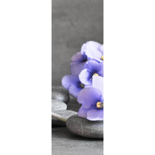 Lade das Bild in den Galerie-Viewer, Aluminiumbild gebürstet Zen Steine mit Lila Blumen Panorama Hoch