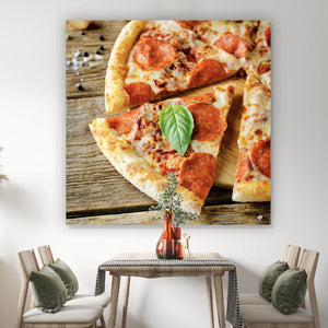 Acrylglasbild Appetitliche Pizza auf Holz Quadrat