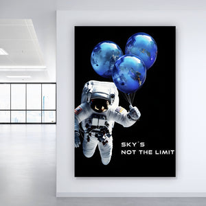 Aluminiumbild Astronaut mit Erdballons im All Hochformat