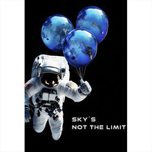 Lade das Bild in den Galerie-Viewer, Poster Astronaut mit Erdballons im All Hochformat
