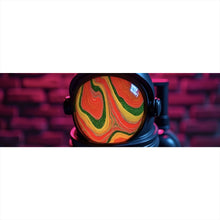 Lade das Bild in den Galerie-Viewer, Leinwandbild Astronaut mit Helm Baked Neon Panorama
