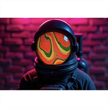 Lade das Bild in den Galerie-Viewer, Leinwandbild Astronaut mit Helm Baked Neon Querformat
