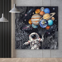Lade das Bild in den Galerie-Viewer, Spannrahmenbild Astronaut mit Planeten Ballons Quadrat
