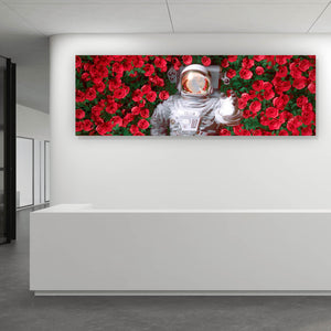 Poster Astronaut zwischen Rosen Panorama