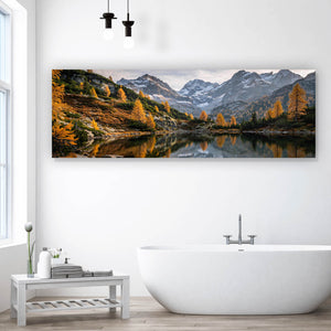 Leinwandbild Atemberaubende Landschaft mit Bergen und See Panorama