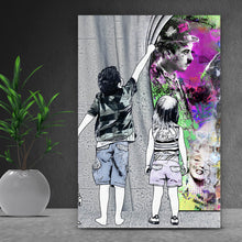 Lade das Bild in den Galerie-Viewer, Spannrahmenbild Banksy Graffitikunst hinter Vorhang Hochformat
