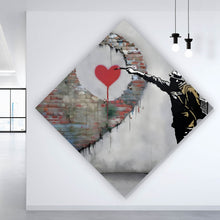 Lade das Bild in den Galerie-Viewer, Leinwandbild Banksy großes Herz Street Art Raute
