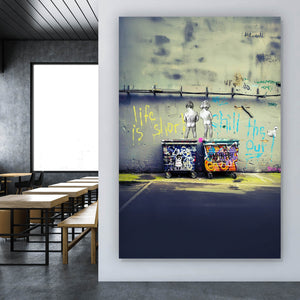Spannrahmenbild Banksy - Life is short Hochformat