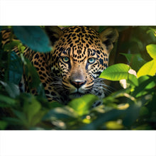 Lade das Bild in den Galerie-Viewer, Aluminiumbild Beeindruckendes Leoparden Porträt im Dschungel Querformat
