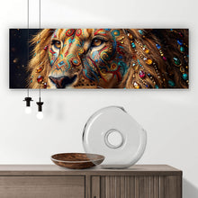 Lade das Bild in den Galerie-Viewer, Aluminiumbild Beeindruckendes Löwenporträt mit Juwelenverzierung Panorama
