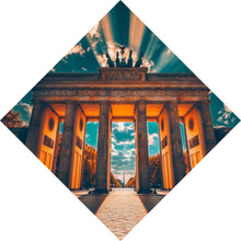 Lade das Bild in den Galerie-Viewer, Aluminiumbild Beeindruckendes Wahrzeichen im Sonnenlicht Raute
