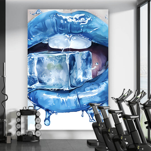 Aluminiumbild gebürstet Blaue Lippen mit Eiswürfel Hochformat