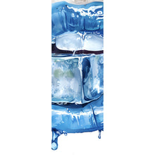 Lade das Bild in den Galerie-Viewer, Aluminiumbild gebürstet Blaue Lippen mit Eiswürfel Panorama Hoch

