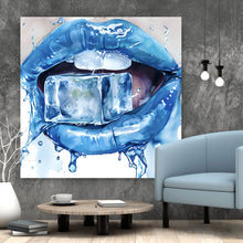 Lade das Bild in den Galerie-Viewer, Spannrahmenbild Blaue Lippen mit Eiswürfel Quadrat
