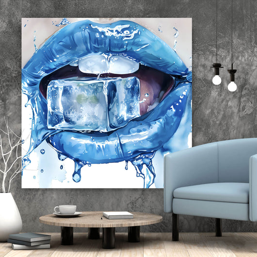Spannrahmenbild Blaue Lippen mit Eiswürfel Quadrat